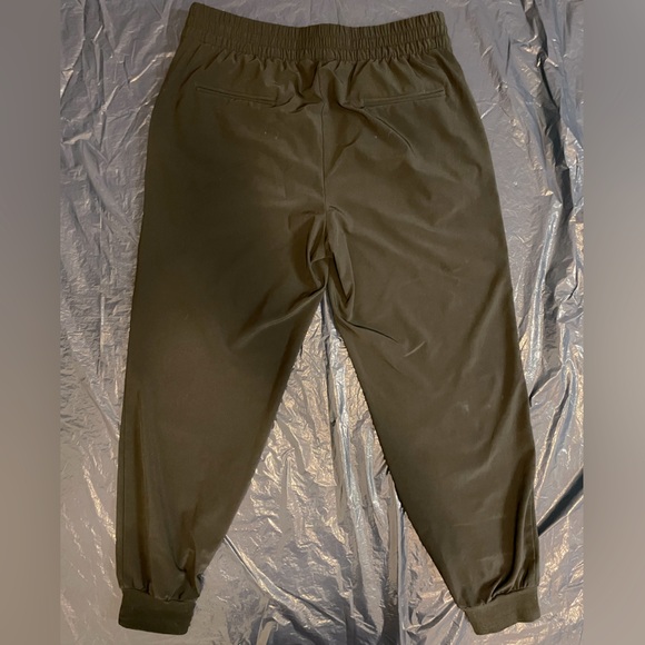 Banana Republic air stretch joggers - Picture 4 of 10